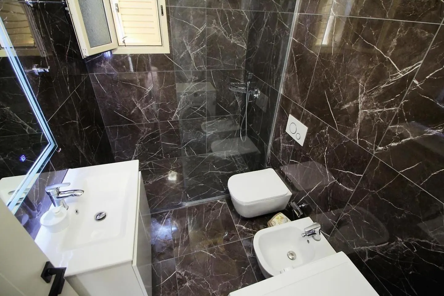 Veseli Luxury Apartments Σαράντα