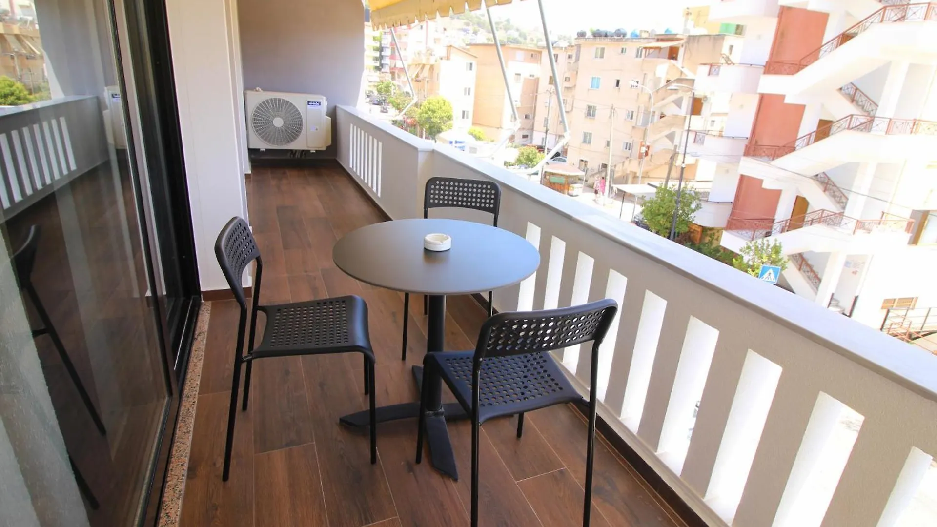 Veseli Luxury Apartments Σαράντα