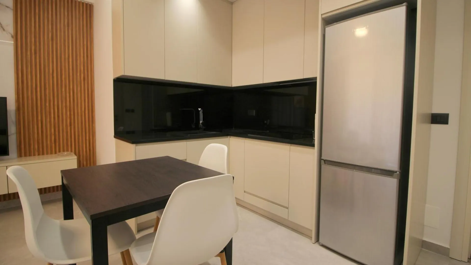 Veseli Luxury Apartments Σαράντα