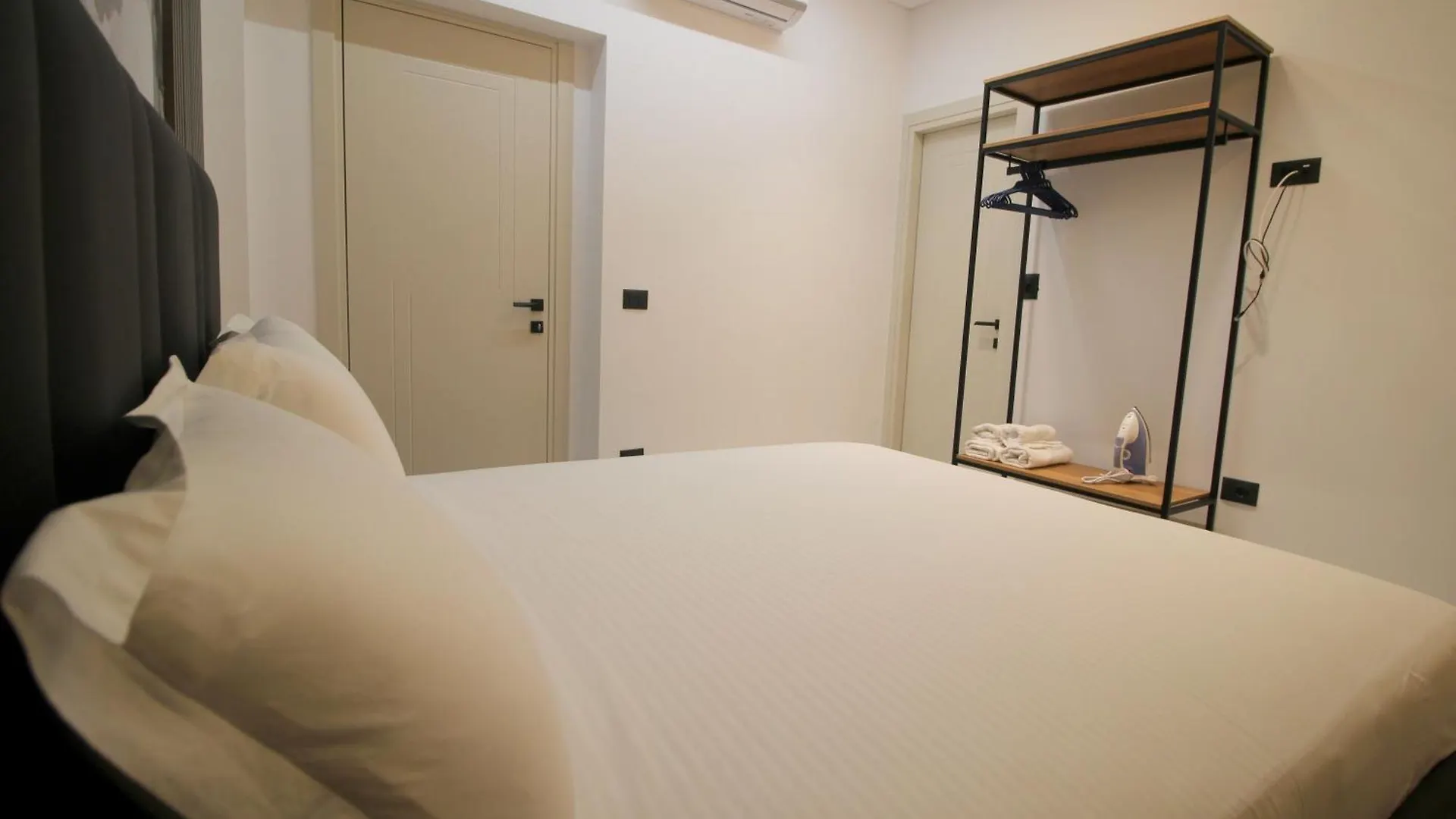 Veseli Luxury Apartments Σαράντα