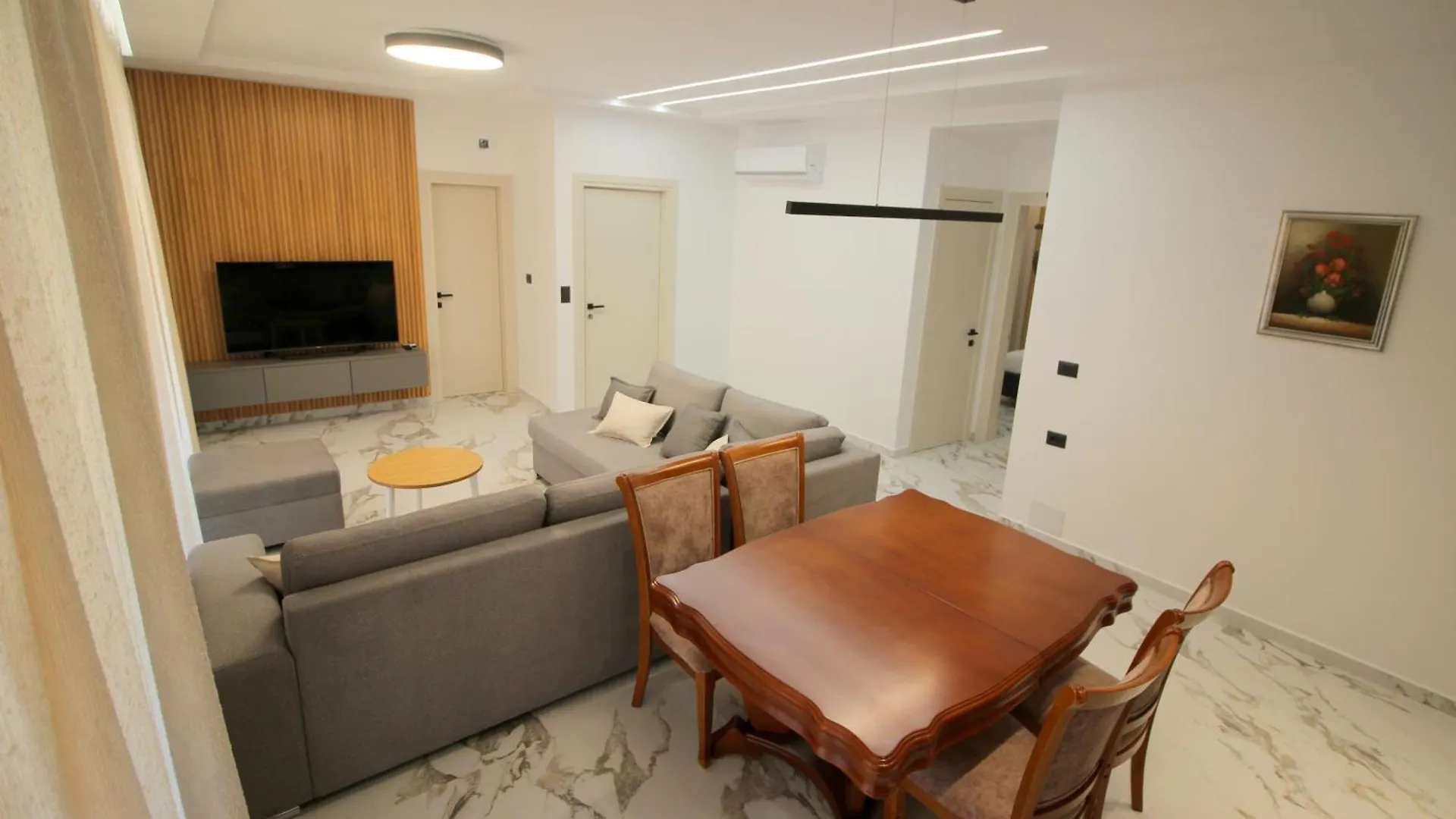 Veseli Luxury Apartments Σαράντα