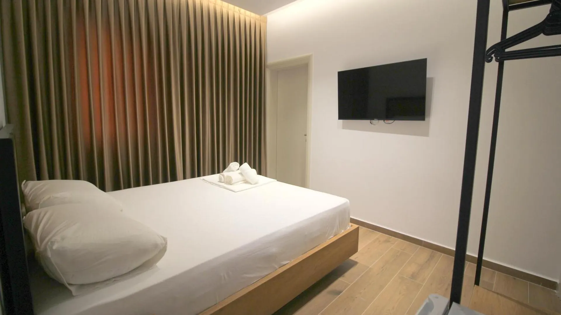Veseli Luxury Apartments Σαράντα 0*,